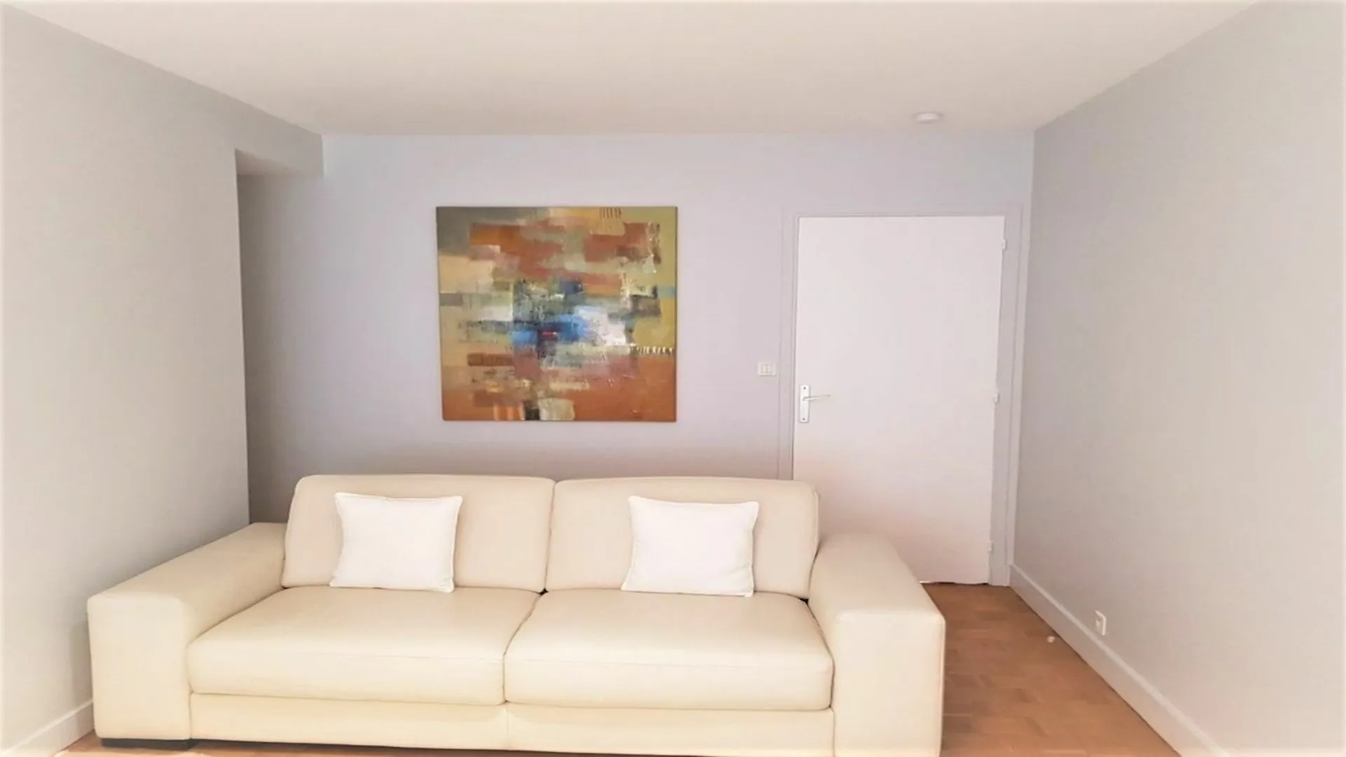 Apartment 55 M2 With Balcony In The 6th Arrondiss. Paris