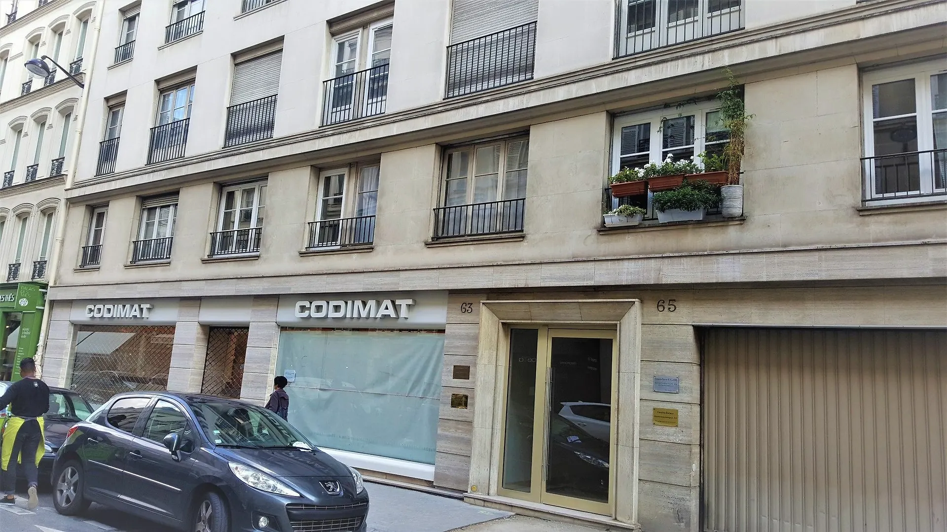 Apartment 55 M2 With Balcony In The 6th Arrondiss. *
